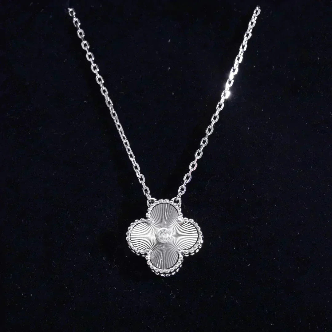 [Dawnora Jewelry]CLOVER  15MM DIAMOND LASER NECKLACE SILVER