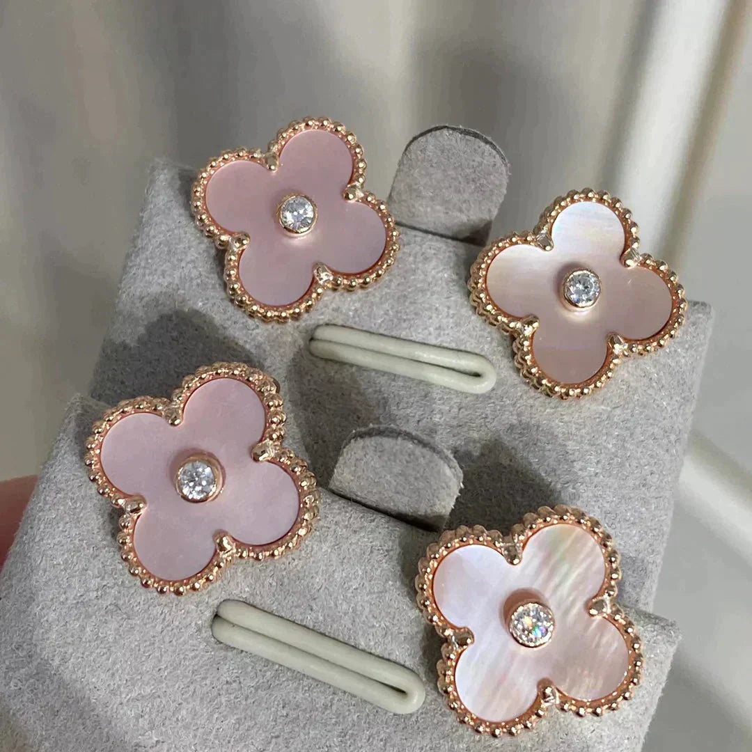 [Dawnora Jewelry]CLOVER MEDIUM 1 MOTIFS  PINK MOP DIAMOND EARRINGS