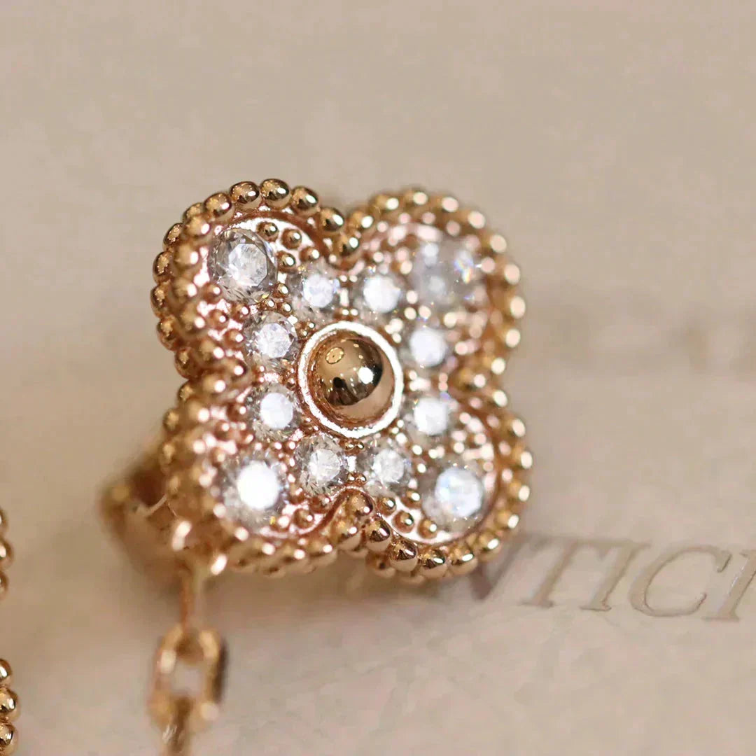 [Dawnora Jewelry]CLOVER MEDIUM 1 MOTIFS FUll DIAMOND EARRINGS