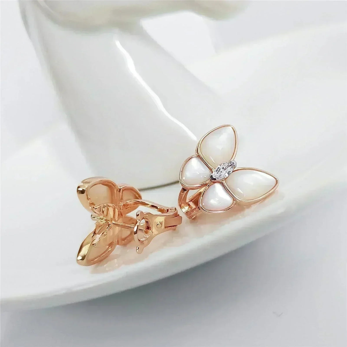 [Dawnora Jewelry]BUTTERFLY MOP DIAMOND EARRINGS