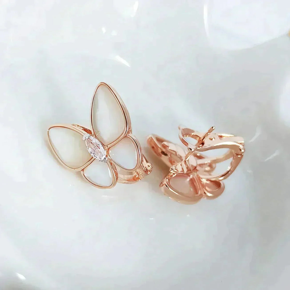 [Dawnora Jewelry]BUTTERFLY MOP DIAMOND EARRINGS