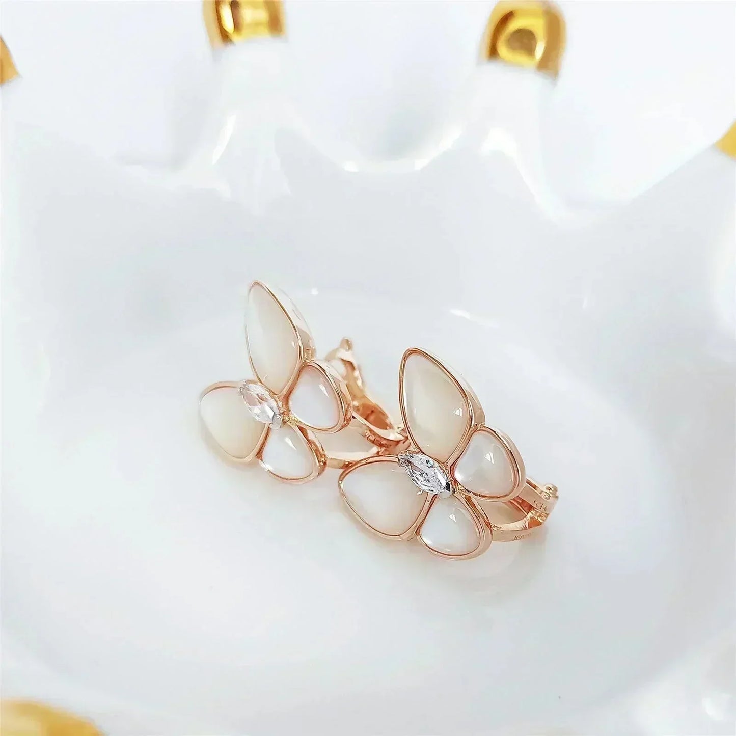 [Dawnora Jewelry]BUTTERFLY MOP DIAMOND EARRINGS