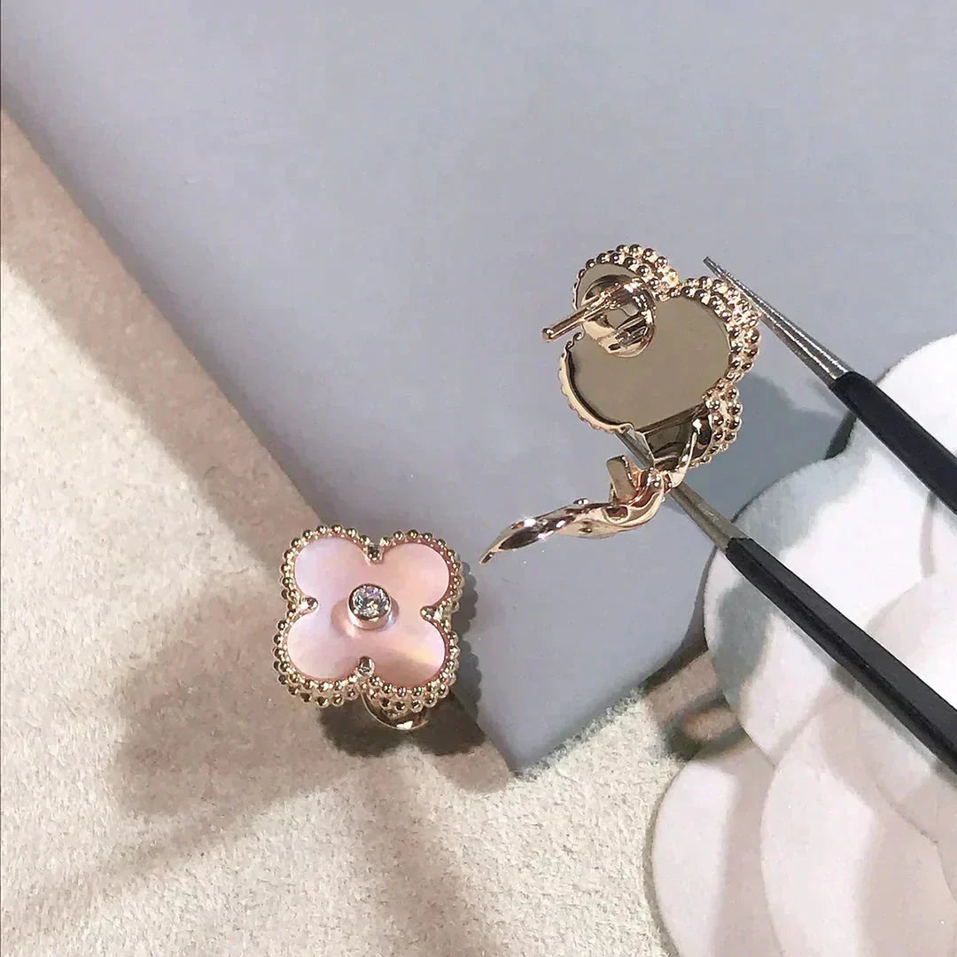 [Dawnora Jewelry]CLOVER MEDIUM 1 MOTIFS  PINK MOP DIAMOND EARRINGS