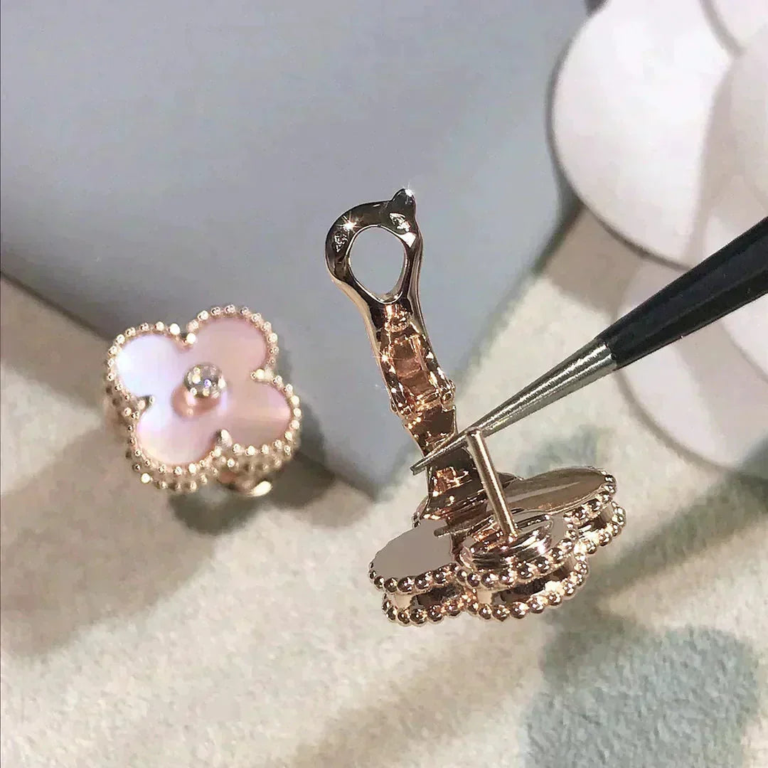 [Dawnora Jewelry]CLOVER MEDIUM 1 MOTIFS  PINK MOP DIAMOND EARRINGS