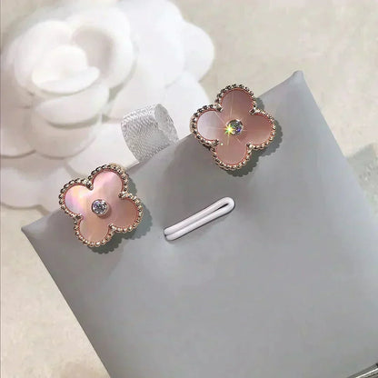 [Dawnora Jewelry]CLOVER MEDIUM 1 MOTIFS  PINK MOP DIAMOND EARRINGS