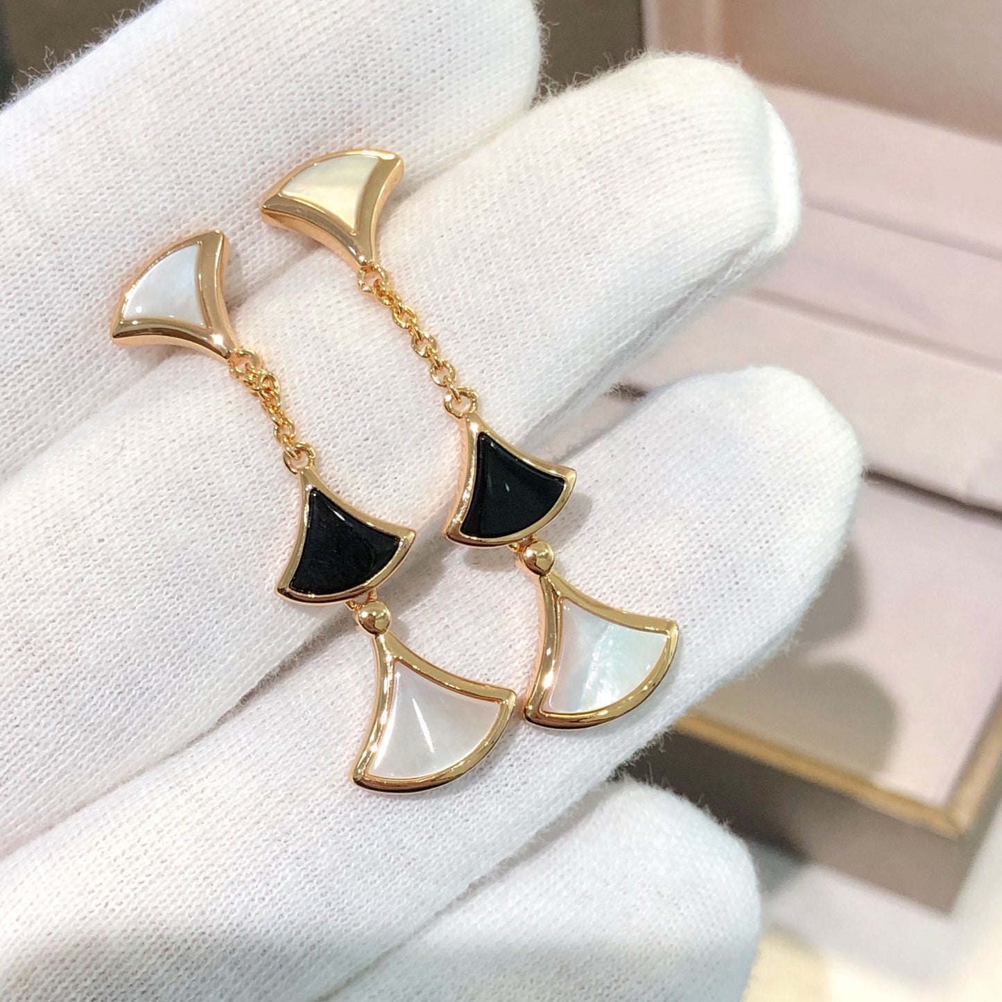 [Dawnora Jewelry]DREAM EARRINGS 3 MOTIFS ONYX MOP PINK GOLD