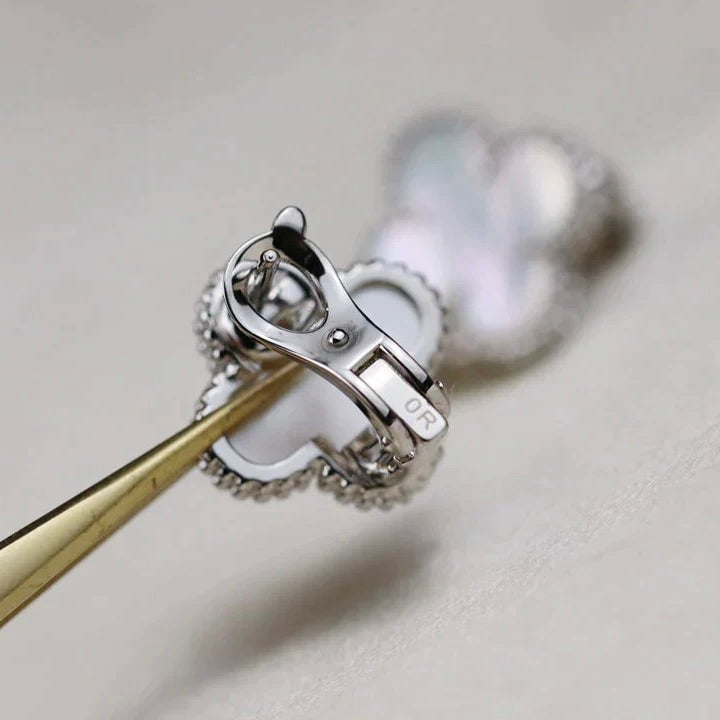 [Dawnora Jewelry]CLOVER MEDIUM 1 MOTIFS  WHITE MOP EARRINGS SILVER