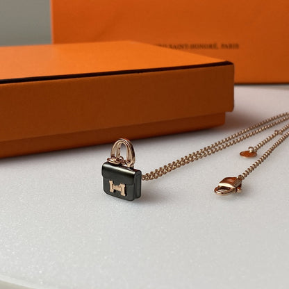 [Dawnora Jewelry]CONSTANCE BLACK PEDANT PINK GOLD NECKLACE
