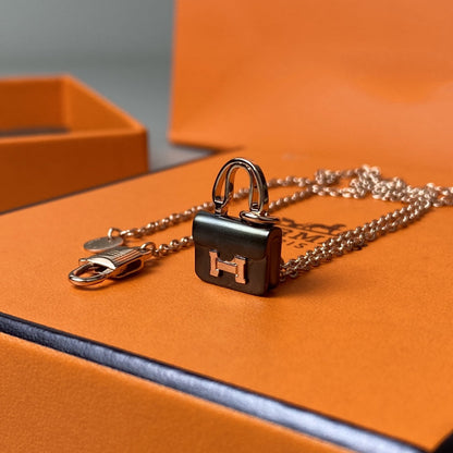 [Dawnora Jewelry]CONSTANCE BLACK PEDANT PINK GOLD NECKLACE