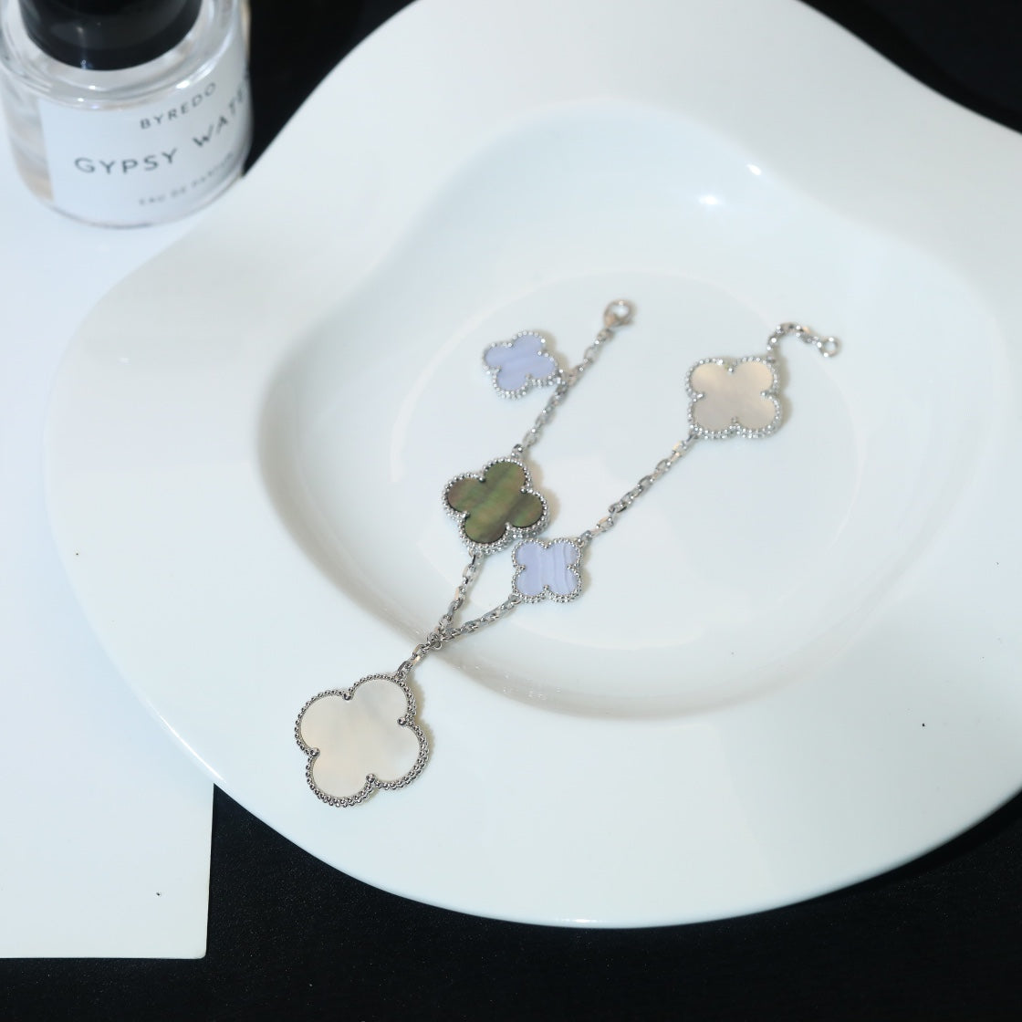 [Dawnora Jewelry]CLOVER BRACELET 5 MOTIFS MOP CHALCEDONY SILVER