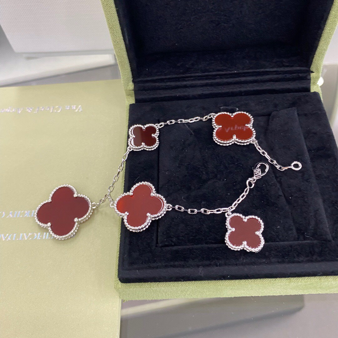 [Dawnora Jewelry]CLOVER 5 MOTIFS SIVLER CARNELIAN BRACELET