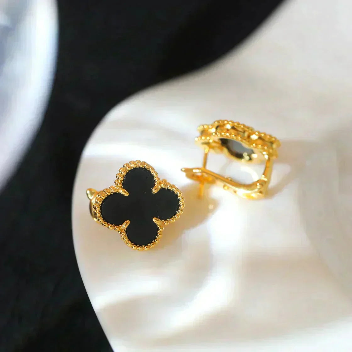[Dawnora Jewelry]CLOVER MEDIUM 1 MOTIFS  ONYX STUD EARRINGS