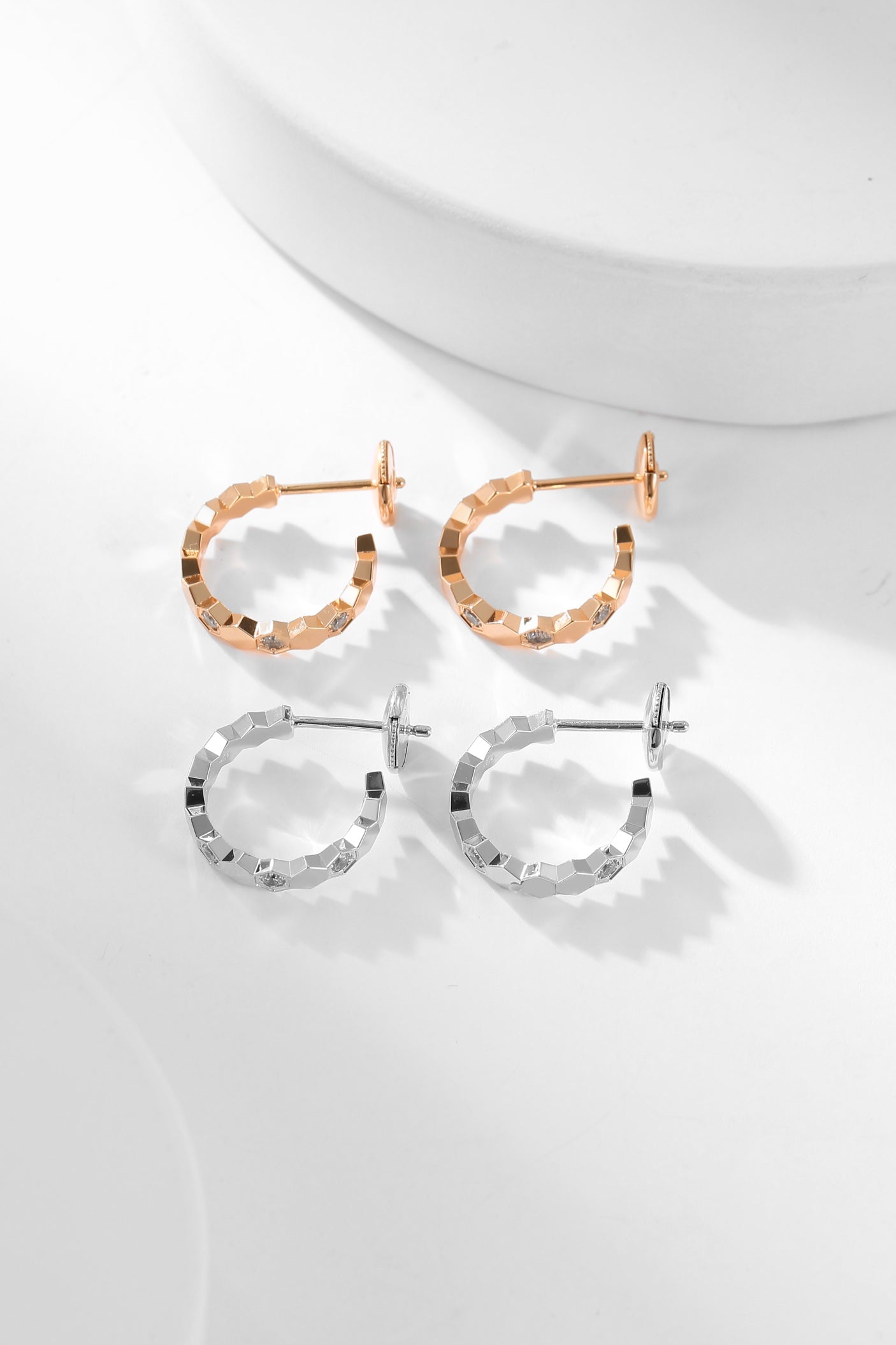 [Dawnora Jewelry]BEE LOVE DIAMOND HOOP EARRINGS