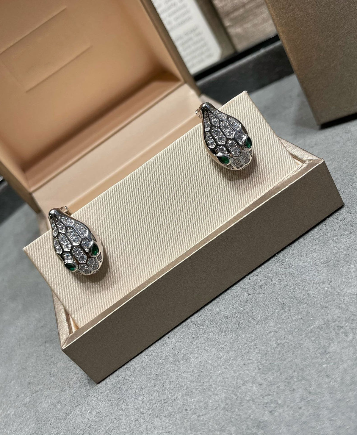 [Dawnora Jewelry]SERPENT DIAMOND STUD EARRINGS