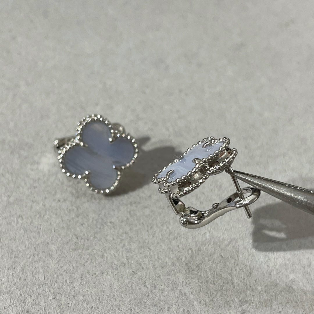 [Dawnora Jewelry]CLOVER CHALCEDONY SILVER STUD EARRINGS