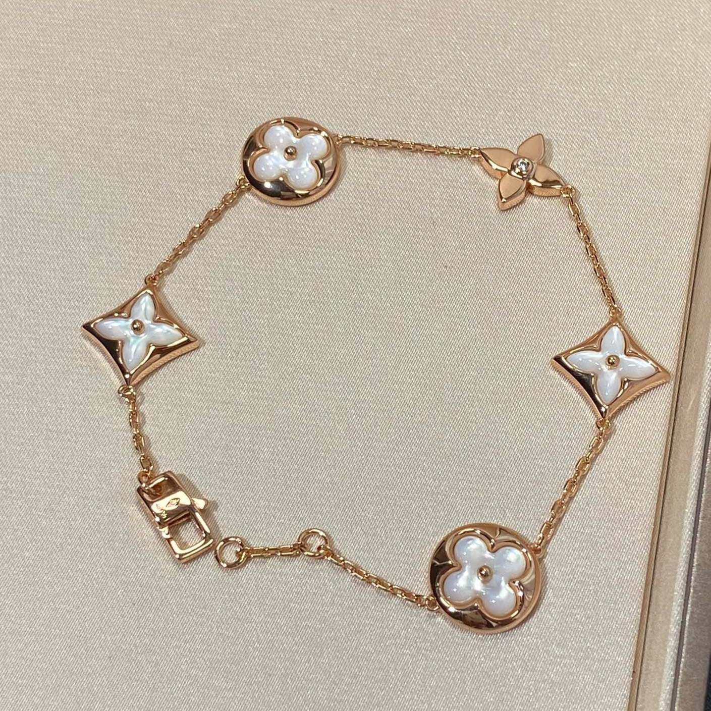 [Dawnora Jewelry]STAR AND SUN 5 MOTIF MOP PINK GOLD BRACELET