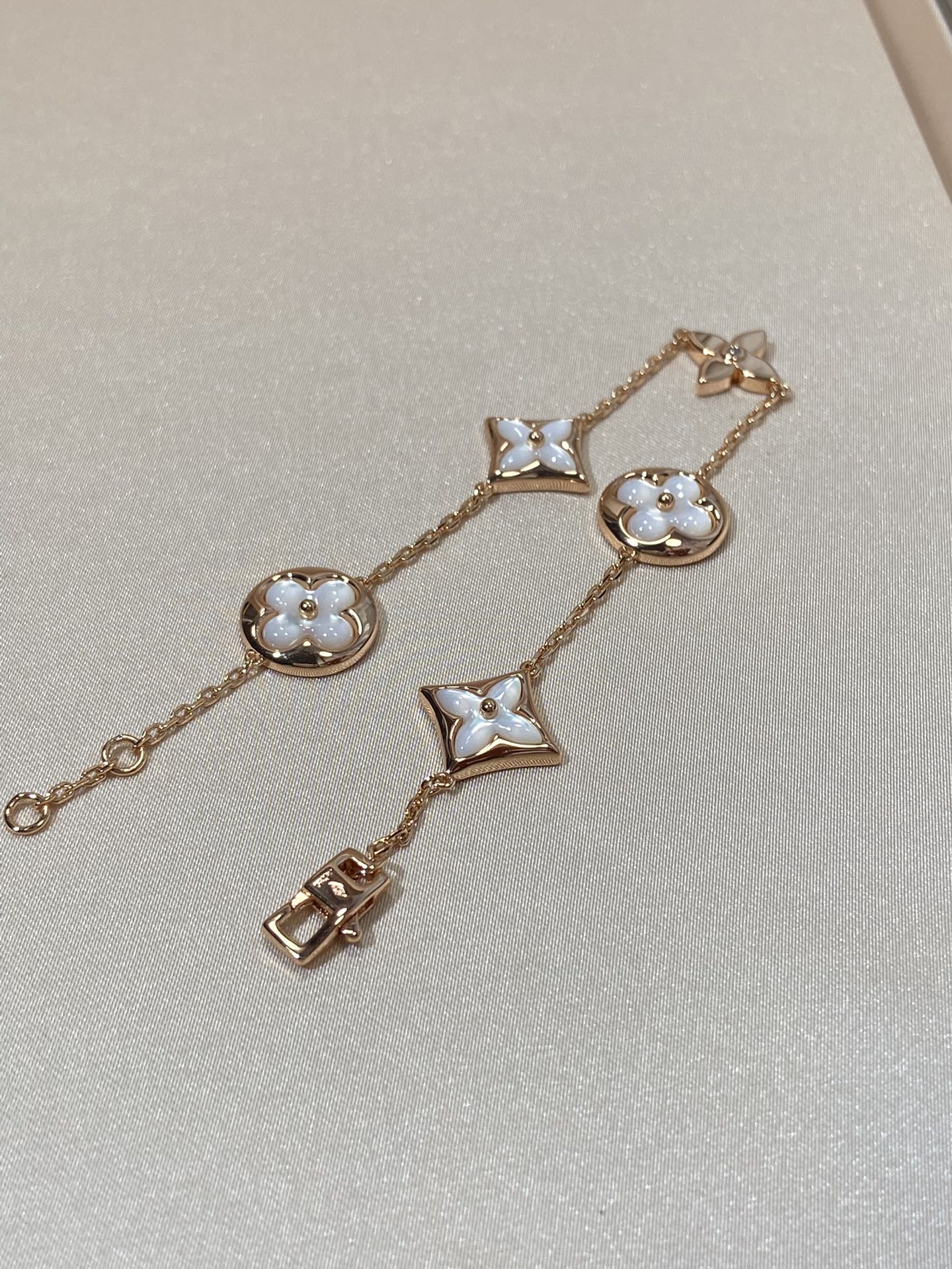 [Dawnora Jewelry]STAR AND SUN 5 MOTIF MOP PINK GOLD BRACELET