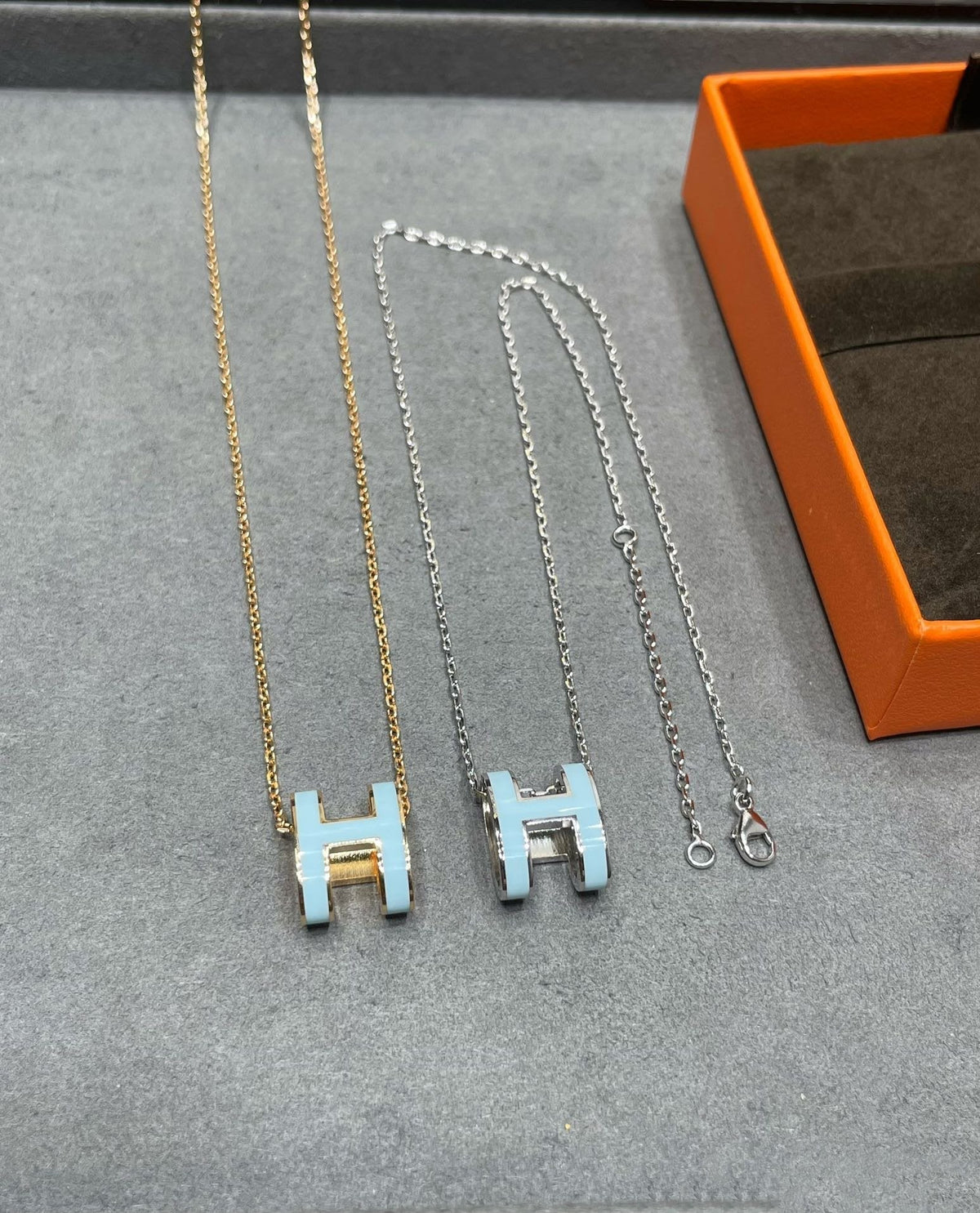 [Dawnora Jewelry]POP H SKY BLUE NECKLACE