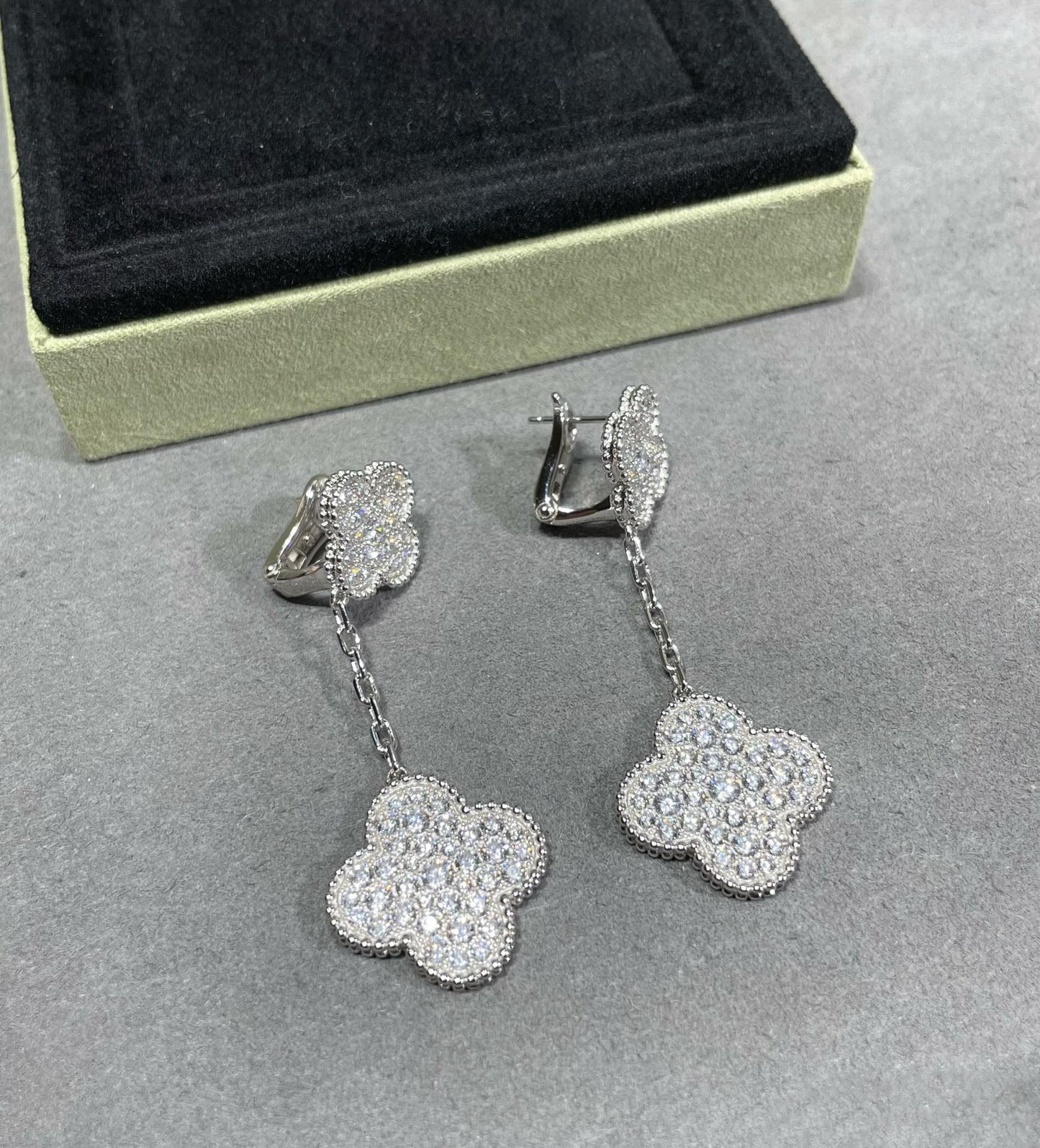 [Dawnora Jewelry]CLOVER 2 MOTIFS DIAMOND PAVED SILVER EARRINGS