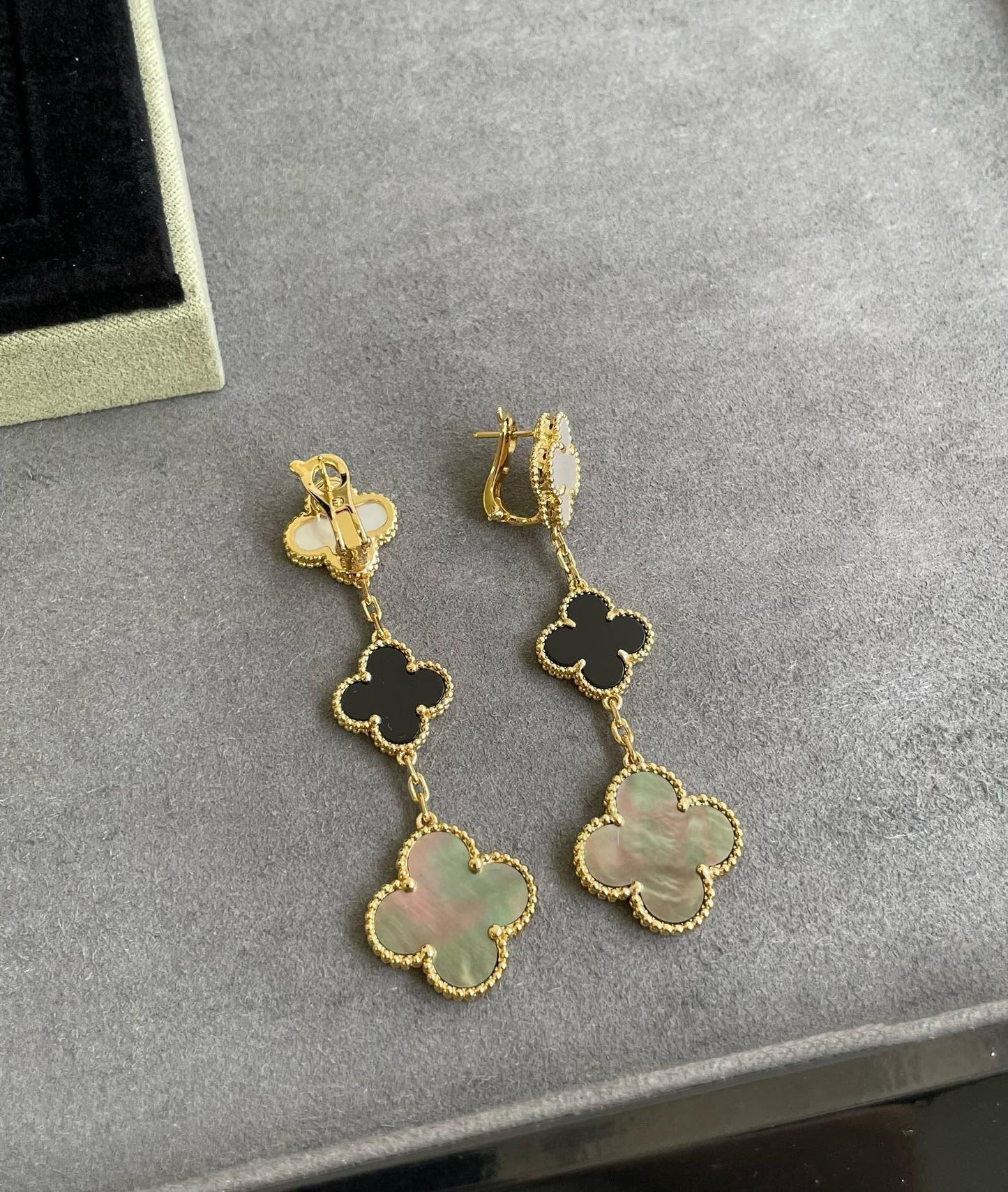 [Dawnora Jewelry]CLOVER 3 MOTIF MOP ONYX DARK MOP PINK GOLD EARRINGS