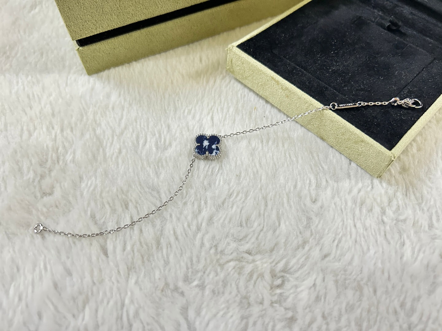 [Dawnora Jewelry]CLOVER 1 MOTIF PIETERSITE BRACELET