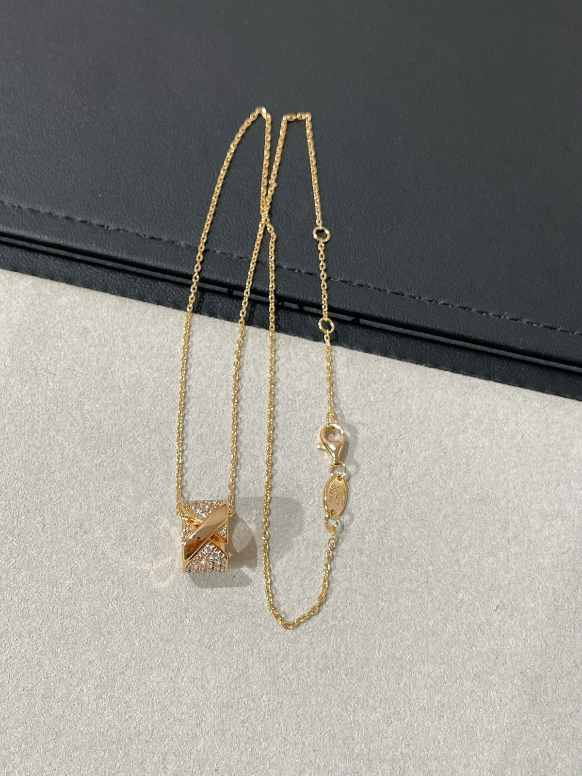 [Dawnora Jewelry]LIENS EVIDENCE DIAMOND PAVED NECKLACE