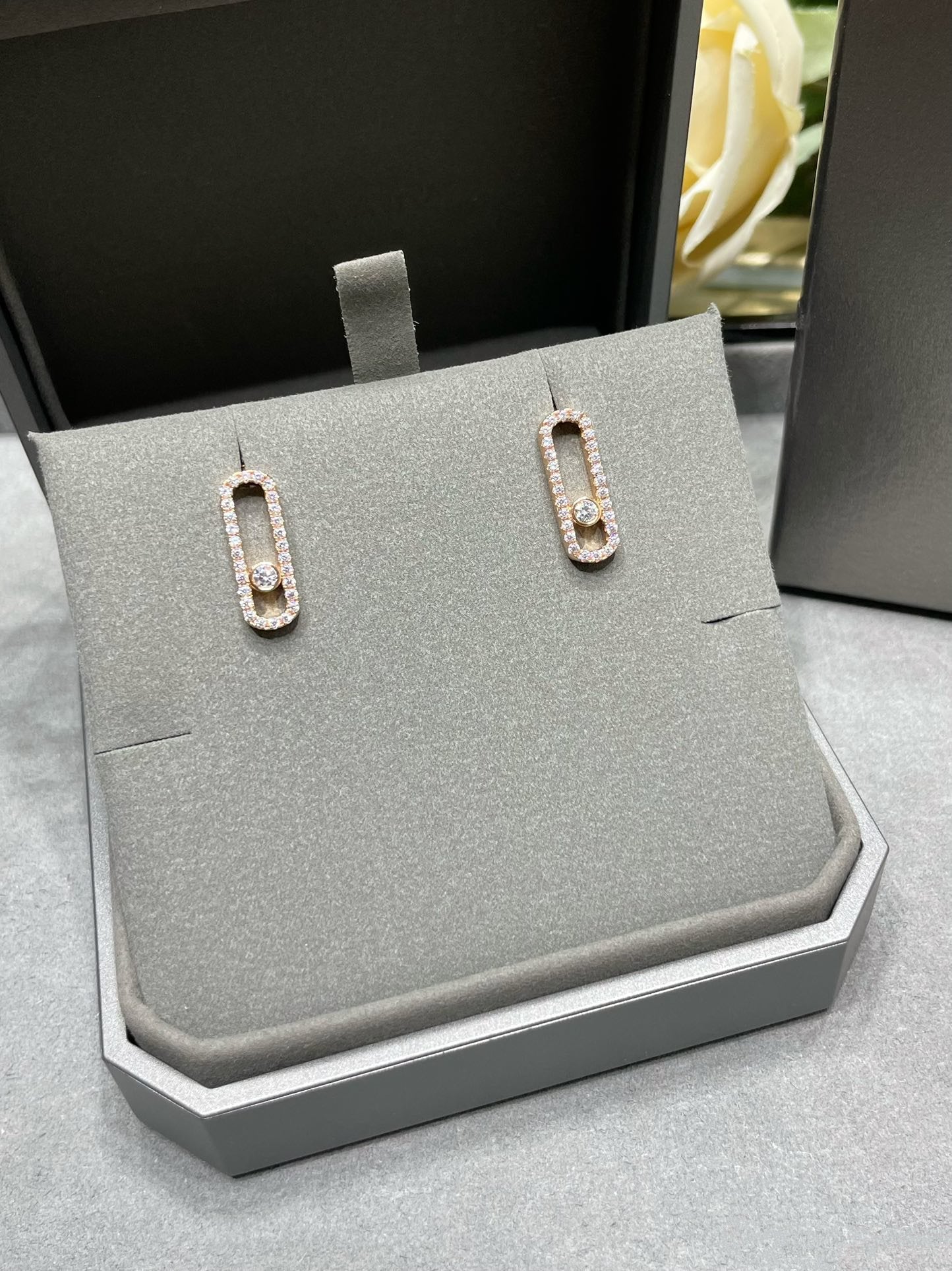 [Dawnora Jewelry]MOVE UNO STUD DIAMOND PAVED EARRINGS