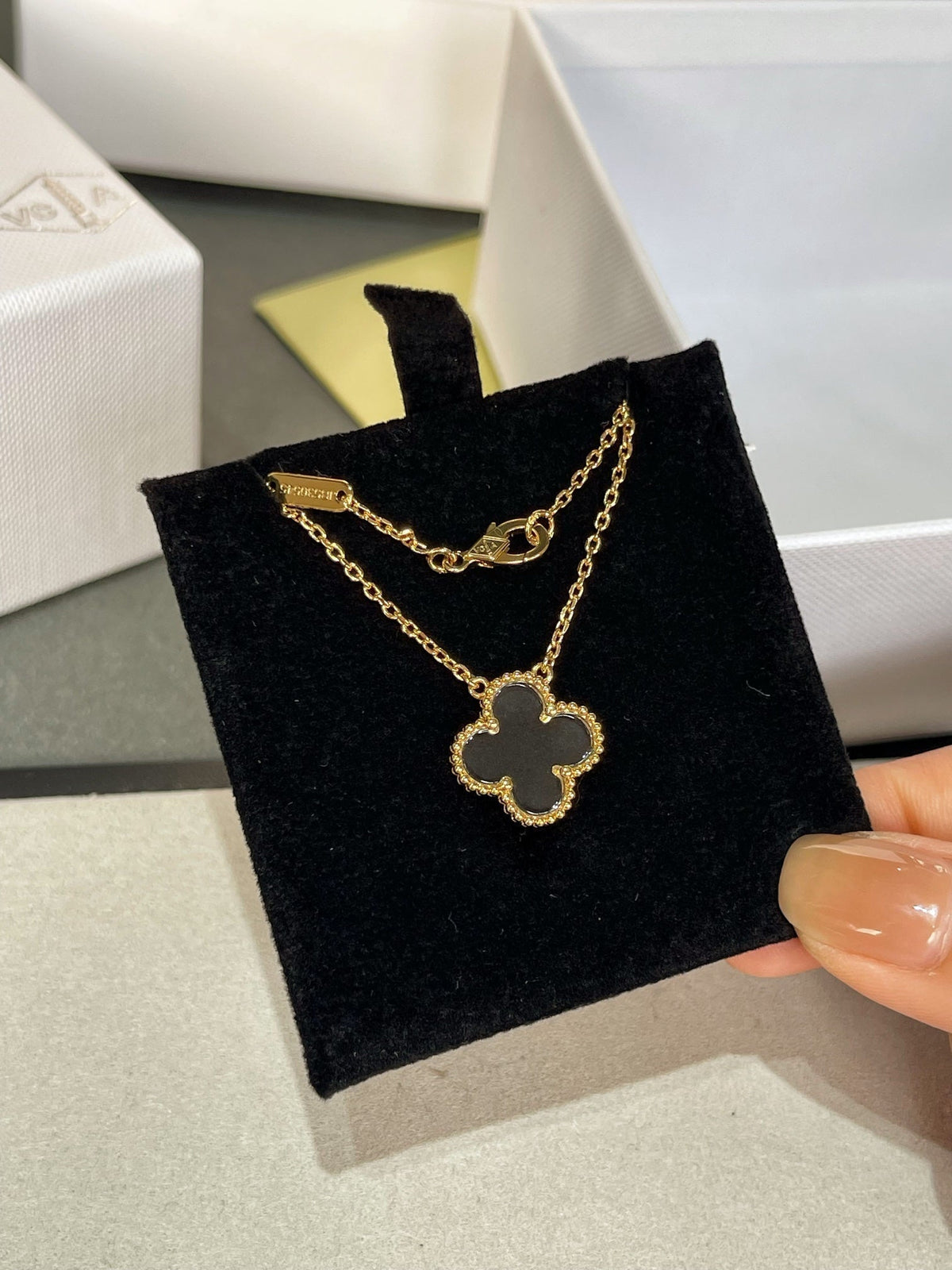 [Dawnora Jewelry]CLOVER ROCK CRYSTAL ROSE GOLD NECKLACE
