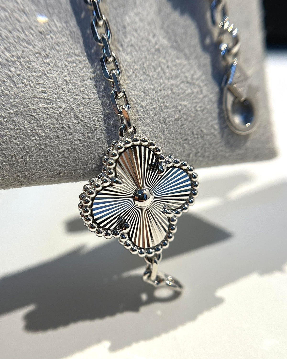 [Dawnora Jewelry] CLOVER 5 MOTIF LASER BRACELET COLLECTION
