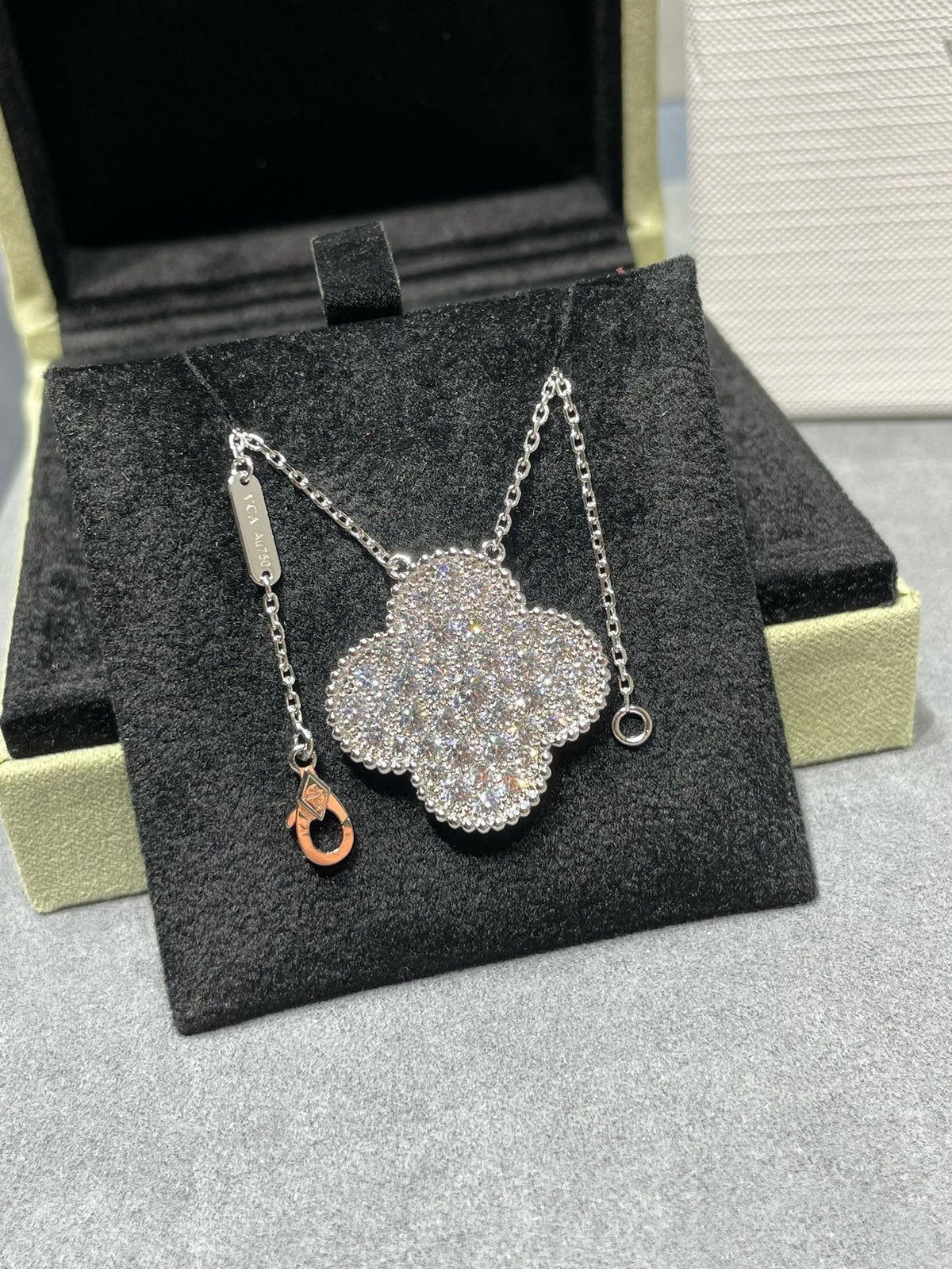 [Dawnora Jewelry]CLOVER 25MM LARGE PENDANT DIAMOND PAVED SILVER NECKLACE