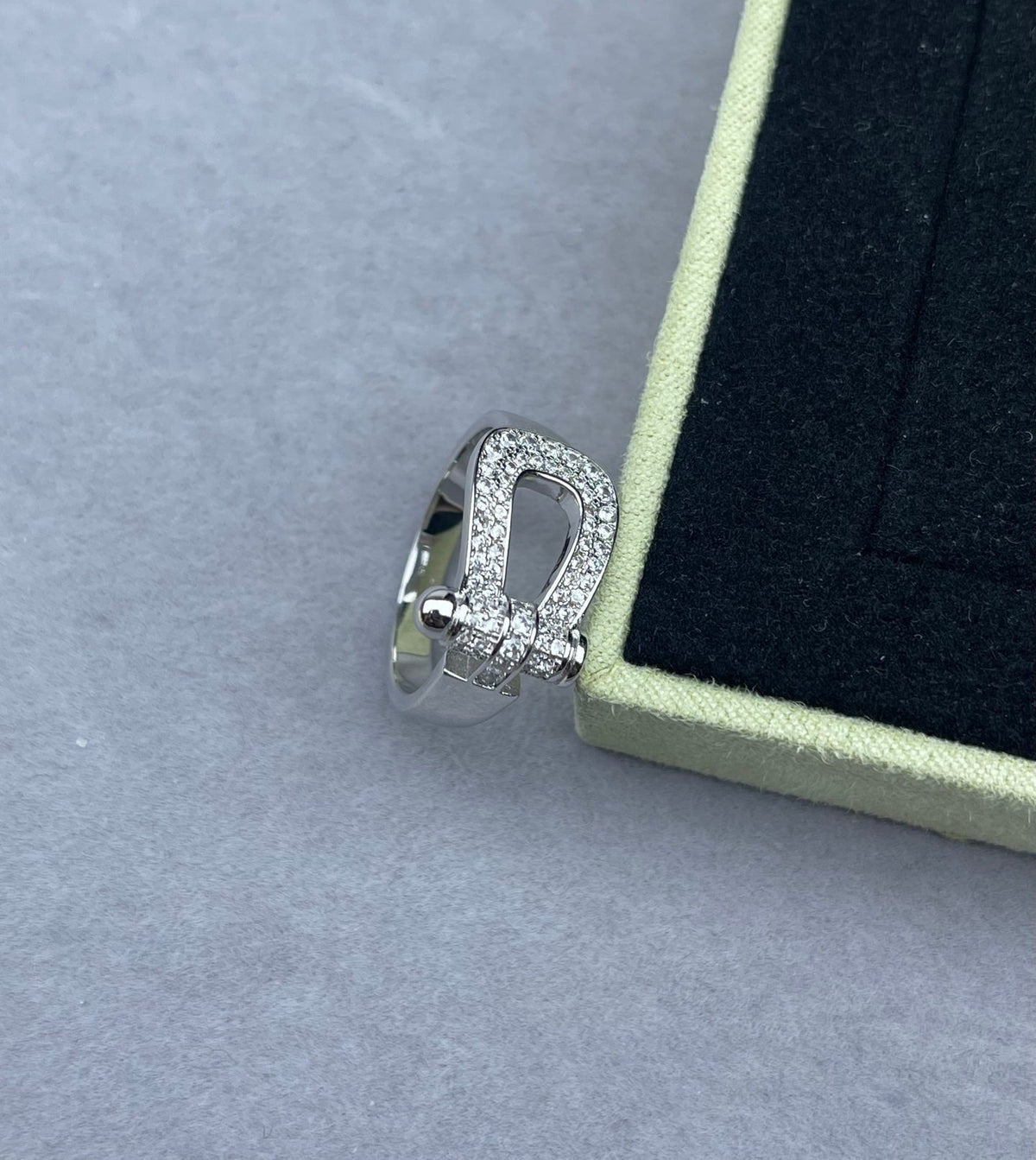 [Dawnora Jewelry]Wide Hoof-Shaped Diamond-Studded Ring