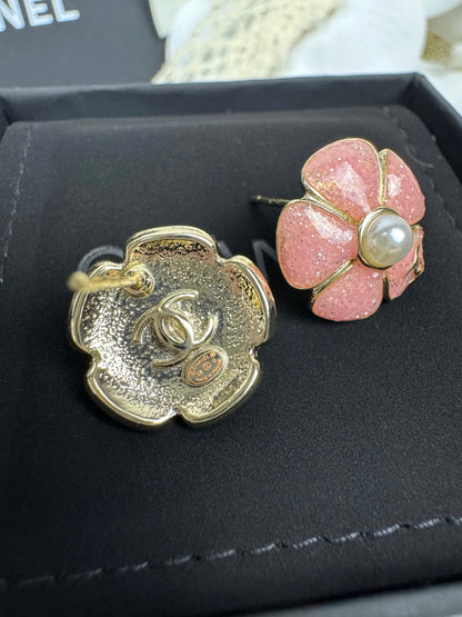 [Dawnora Jewelry]26C Pink Camellia Pearl Enamel Stud Earrings