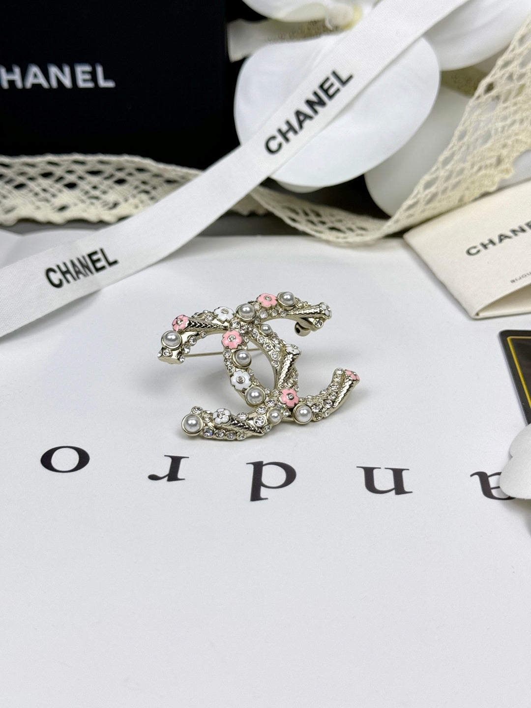 [Dawnora Jewelry]26C Pink-White Enamel Ice Cream Cone Double C Brooch