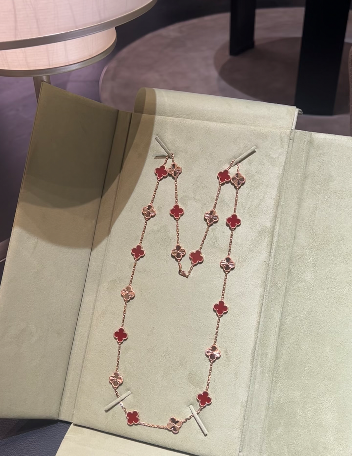 [Dawnora Jewelry]CLOVER 20 MOTIFS LASER CARNELIAN NECKLACE