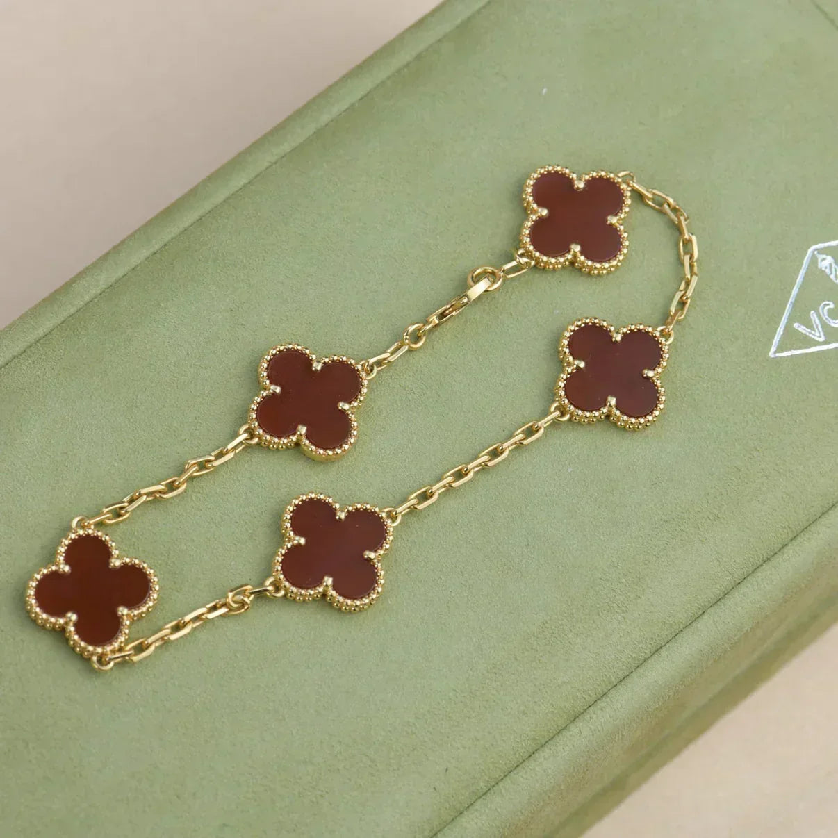 [Dawnora Jewelry] CLOVER 5 MOTIF RED CORNELIAN BRACELET COLLECTION