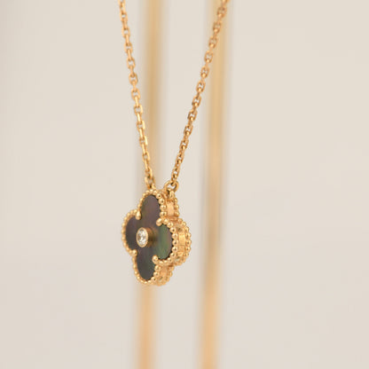 [Dawnora Jewelry]CLOVER 15MM DIAMOND AND MOTHER-OF-GREY NECKLACE