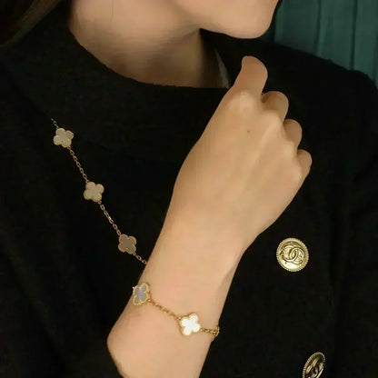 [Dawnora Jewelry]CLOVER WHITE PEARL MOP 5 MOTIF BRACELET COLLECTION