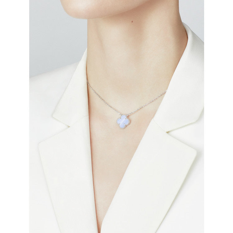 [Dawnora Jewelry]CLOVER 15MM BLUE CHALCEDONY NECKLACE SILVER