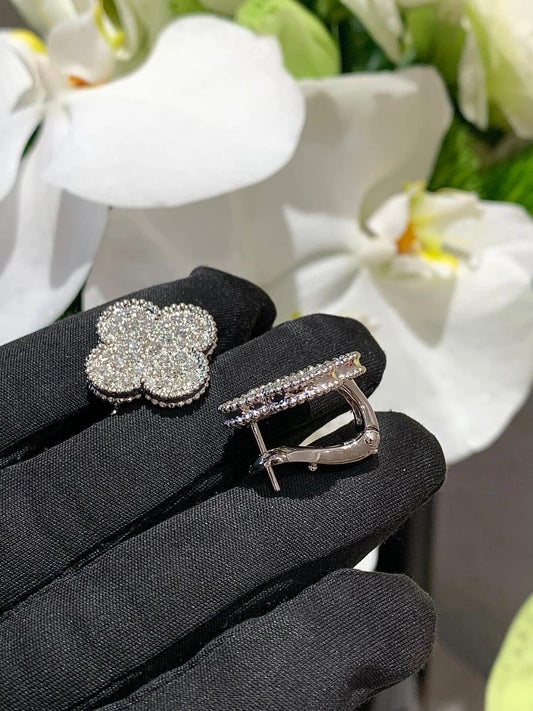[Dawnora Jewelry]CLOVER 20MM MOTIFS DIAMOND STUD EARRINGS SILVER