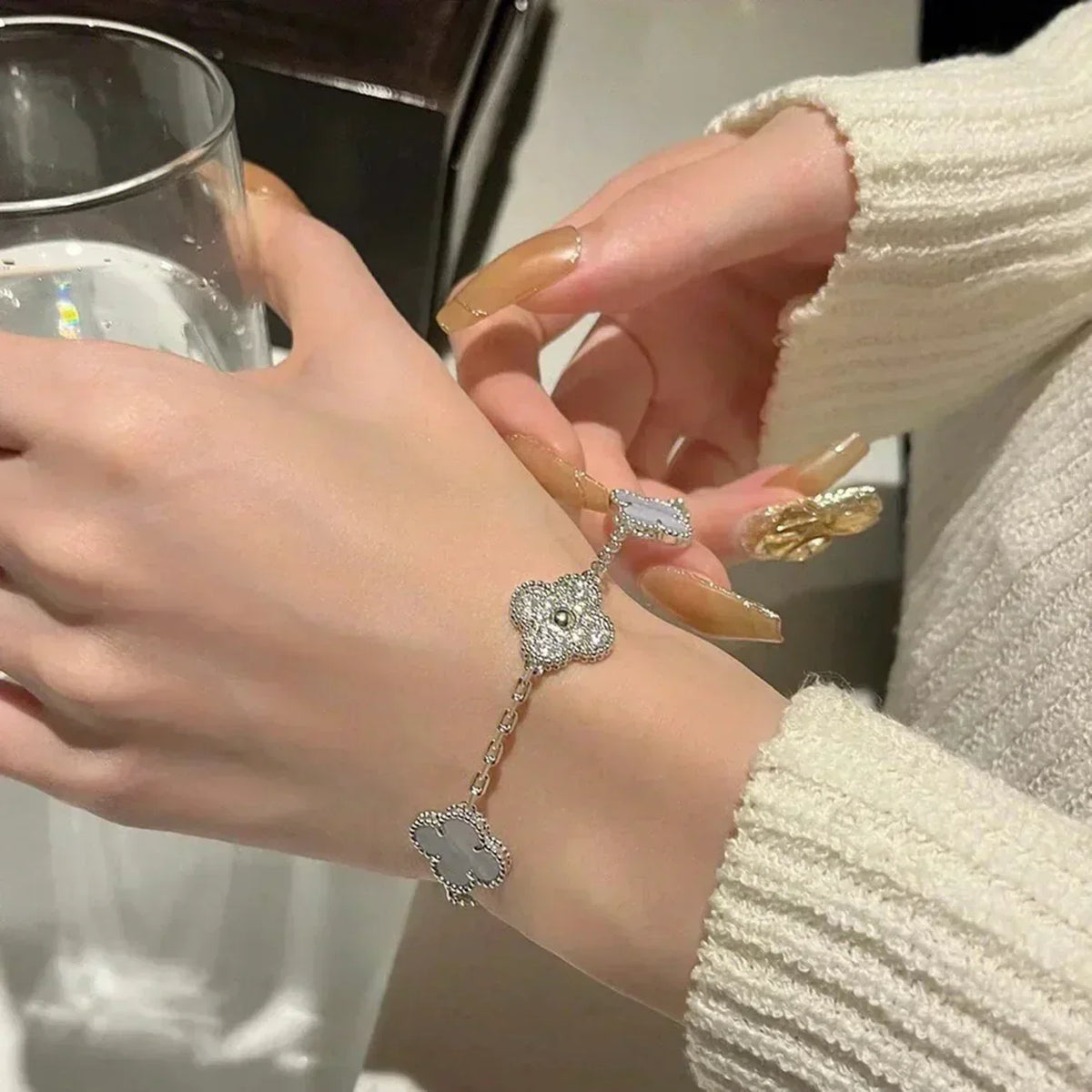 [Dawnora Jewelry] CLOVER 5 MOTIF PURPLE CHALCEDONY BRACELET COLLECTION