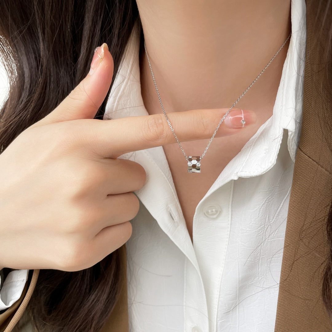 [Dawnora Jewelry]BEE MINI PEDANT DIAMOND NECKLACE