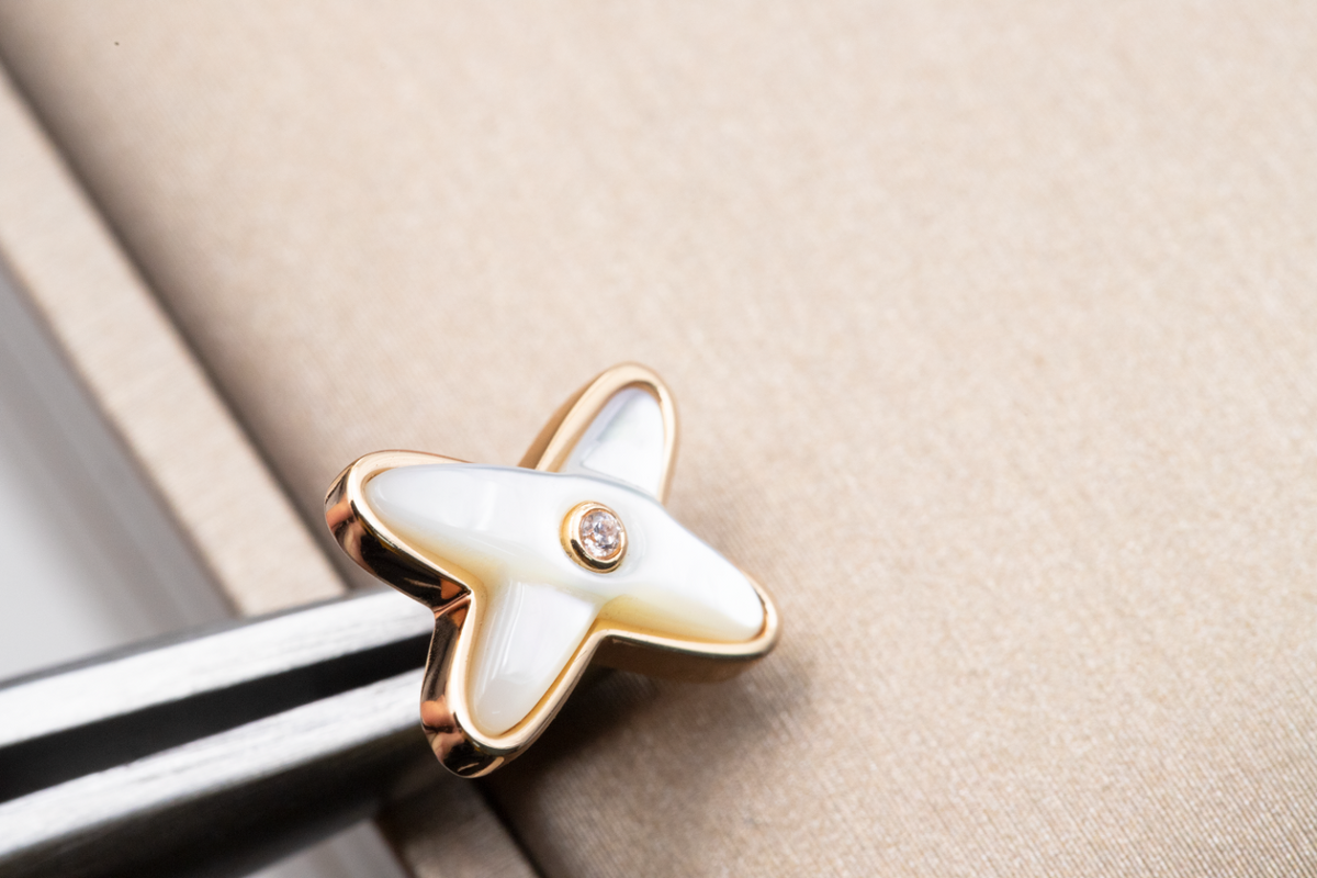 [Dawnora Jewelry]JEUX DE WHITE MOP PINK GOLD DIAMOND EARRINGS