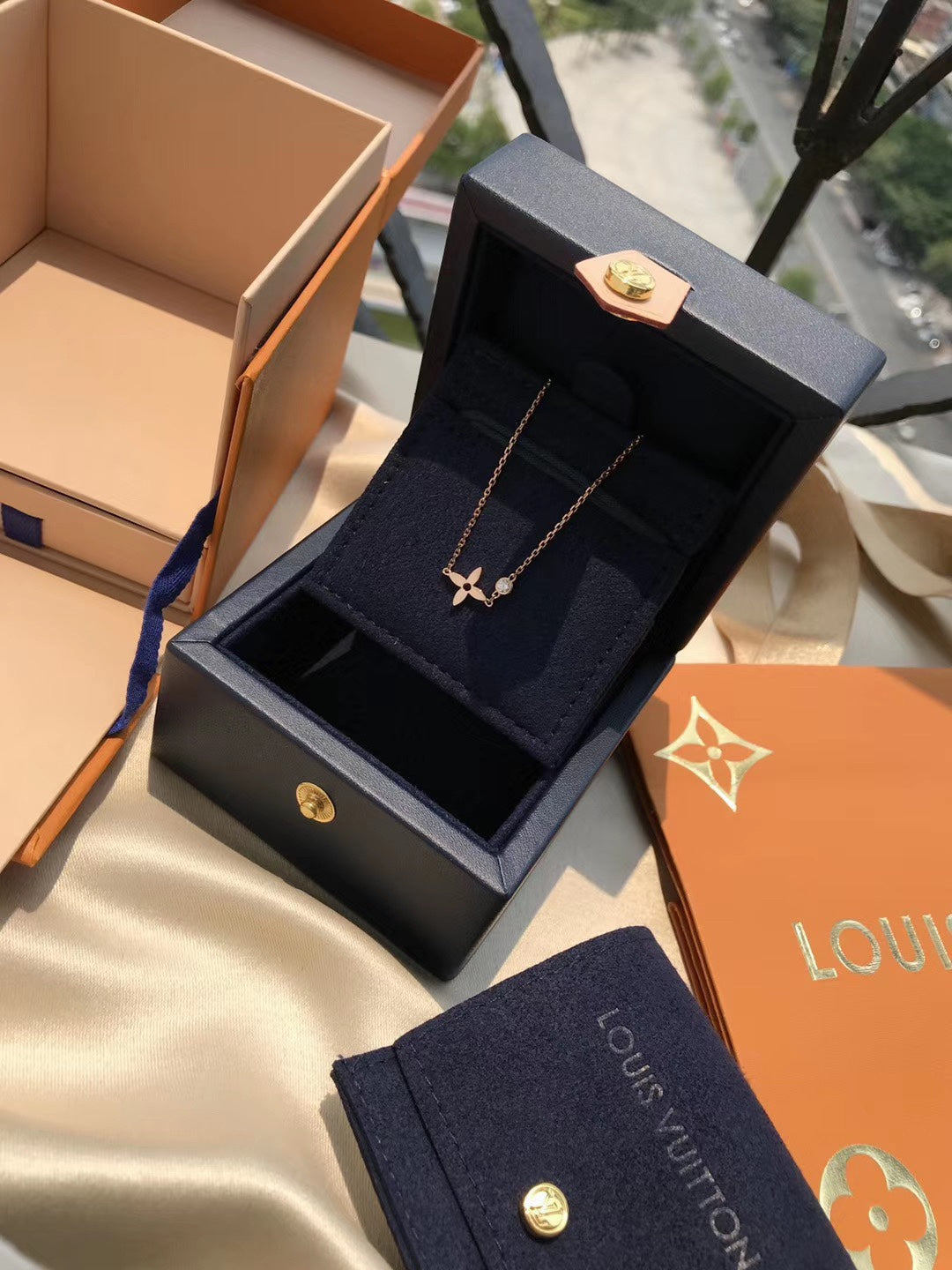 [Dawnora Jewelry]BLOSSOM PENDANT PINK GOLD AND DIAMOND