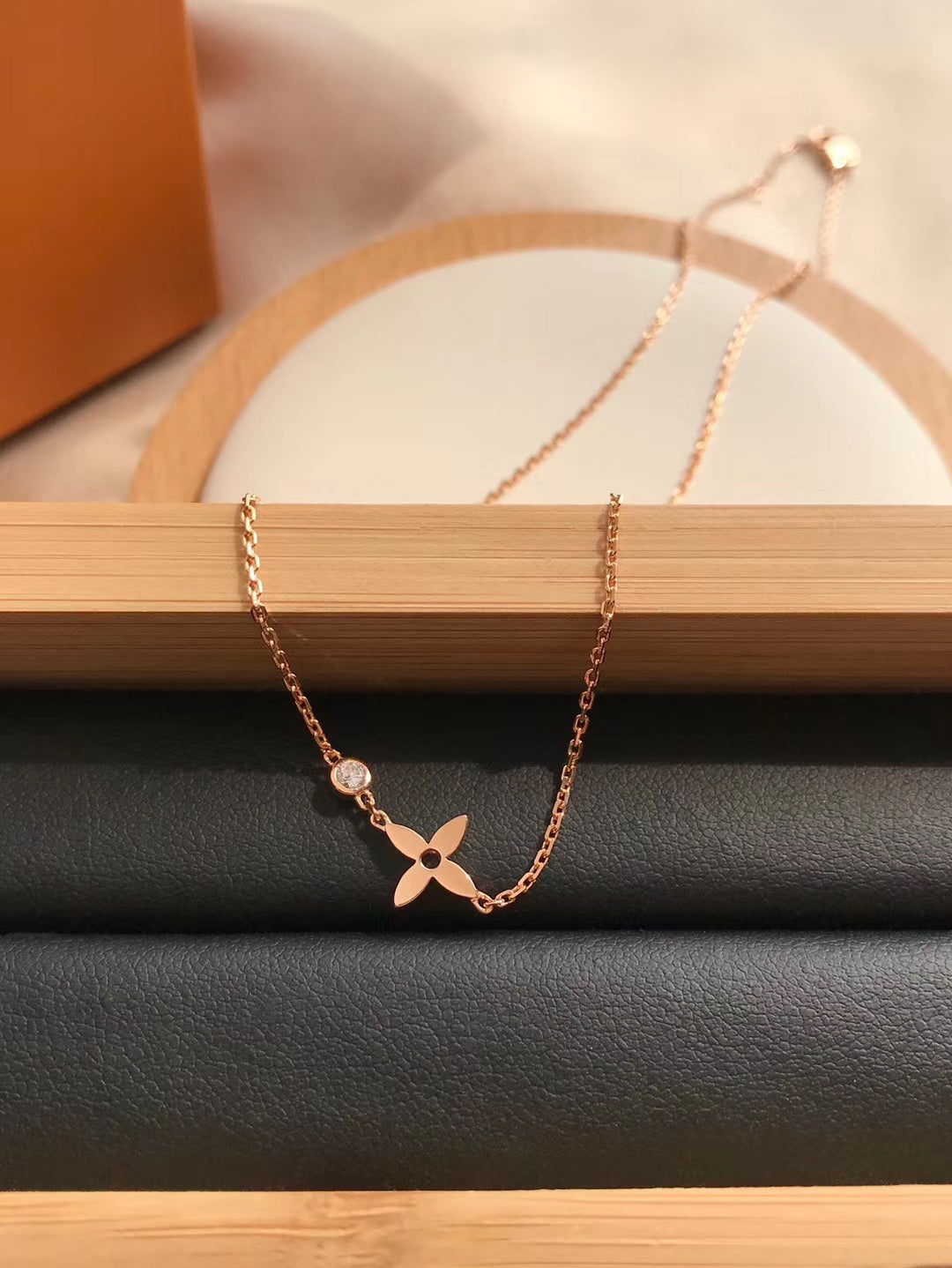 [Dawnora Jewelry]BLOSSOM PENDANT PINK GOLD AND DIAMOND