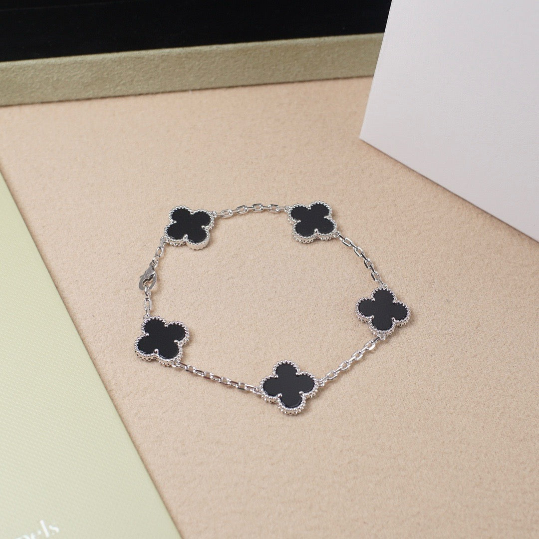 [Dawnora Jewelry] CLOVER 5 MOTIF ONYXS BRACELET COLLECTION