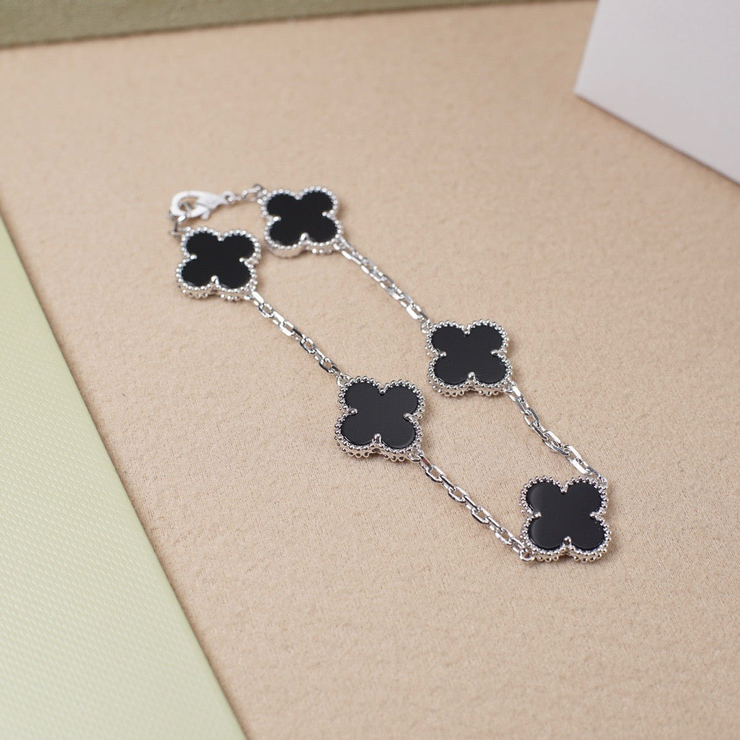 [Dawnora Jewelry] CLOVER 5 MOTIF ONYXS BRACELET COLLECTION
