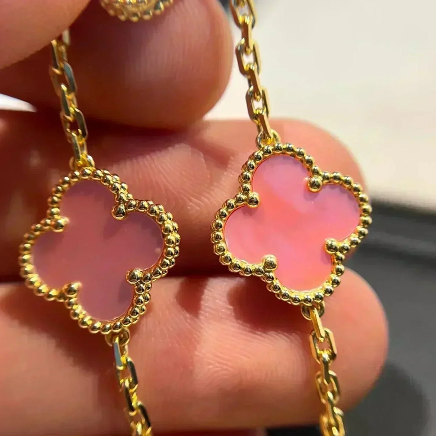 [Dawnora Jewelry] CLOVER 5 MOTIFS  PINK MOP BRACELET COLLECTION