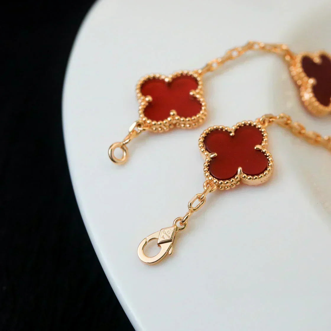 [Dawnora Jewelry] CLOVER 5 MOTIF RED CORNELIAN BRACELET COLLECTION
