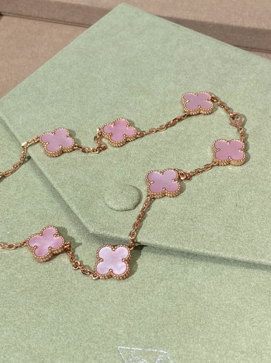 [Dawnora Jewelry Jewellery] Pink Necklace with Ten Clover Designs