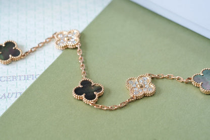 [Dawnora Jewelry] CLOVER 5 MOTIF GRAY MOP BRACELET COLLECTION